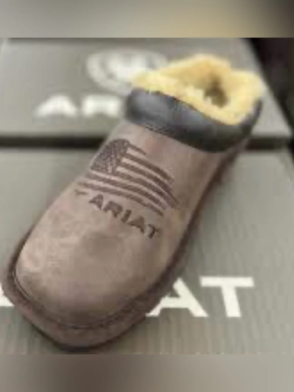 Men’s Ariat Patriot Leather Slippers. Size 7